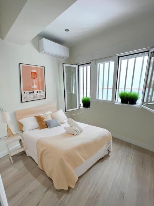 Cozy Apt 1Hab Para 4Pax En La Plaza De Chueca Madrid Ngoại thất bức ảnh